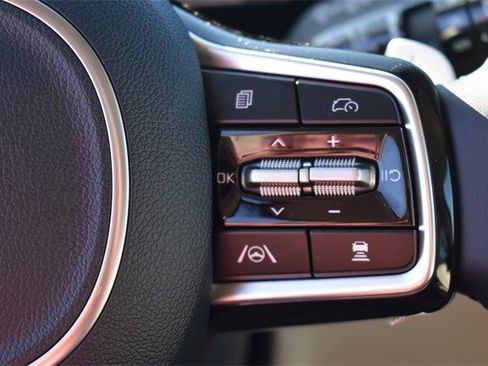 New 2026 Kia Carnival EX image 29