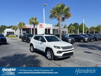 Used 2022 Jeep Compass Latitude FWD video 1