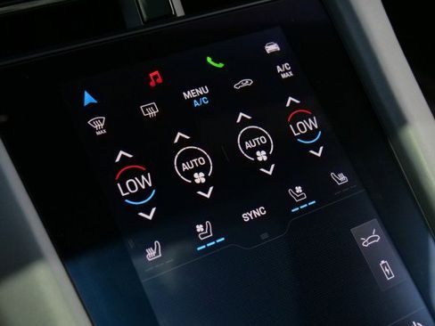 Used 2020 Porsche Taycan Turbo / Performance Package / image 19