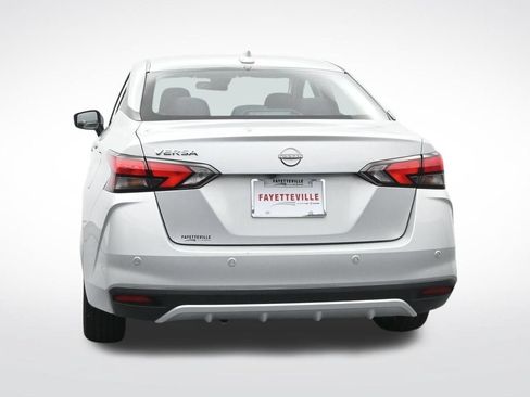 Used 2025 Nissan Versa SV FWD image 8