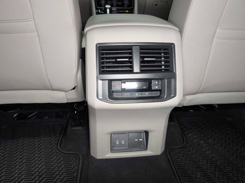 Used 2023 Volkswagen Atlas SEL AWD/4WD image 23