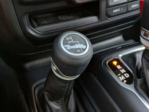 Used 2022 Jeep Wrangler Sport AWD/4WD image 21