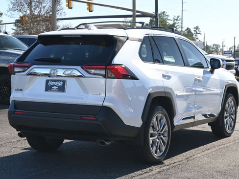 Used 2024 Toyota RAV4 XLE Premium image 11