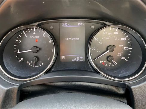 Used 2017 Nissan Rogue Sport SL FWD image 26