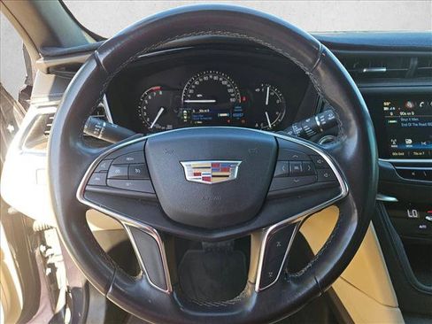 Used 2018 Cadillac XT5 FWD w/ LPO, Wheel Lock Package image 11