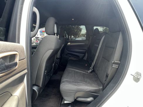 Used 2016 Jeep Grand Cherokee Laredo image 14