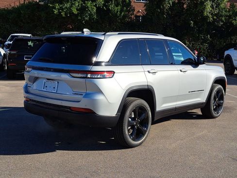 New 2025 Jeep Grand Cherokee Limited w/ Luxury Tech Group II image 4