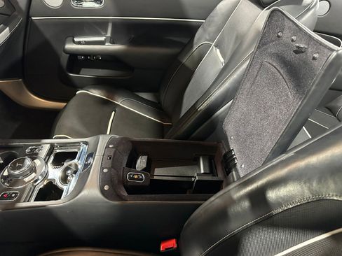 Used 2019 Rolls-Royce Dawn image 19