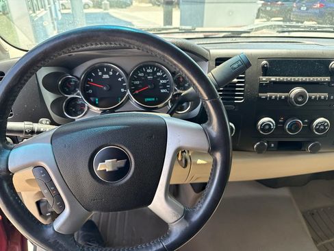 Used 2009 Chevrolet Silverado 2500 LT AWD/4WD image 2