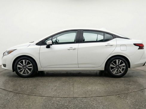 Used 2025 Nissan Versa SV image 3