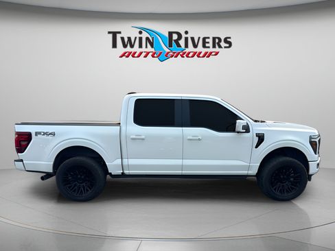 Used 2025 Ford F150 Platinum w/ FX4 Off-Road Package AWD/4WD image 4