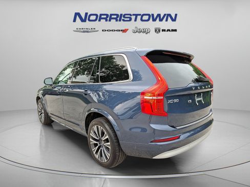Used 2022 Volvo XC90 T5 Momentum w/ Climate Package AWD/4WD image 4