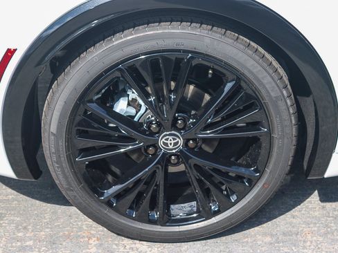 New 2026 Toyota Prius FWD image 12