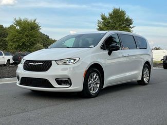 Used 2024 Chrysler Pacifica Touring-L FWD video 1