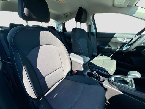 Certified 2023 Kia Forte LXS w/ LXS Technology Package FWD image 28