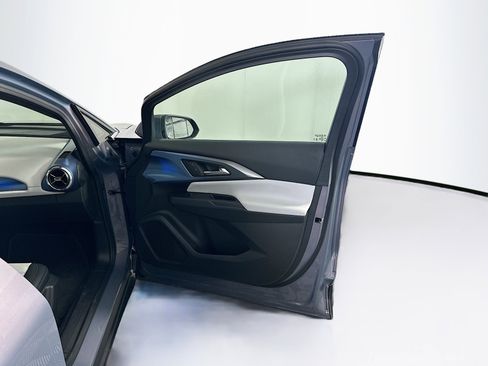 Used 2025 Chevrolet Equinox EV LT image 33