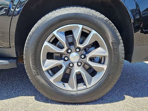 Used 2022 Chevrolet Tahoe LT w/ LT Signature Plus Package AWD/4WD image 39