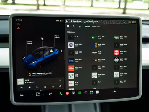 Used 2023 Tesla Model Y Long Range AWD/4WD image 28