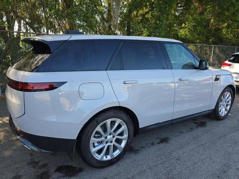 Used 2025 Land Rover Range Rover Sport S AWD/4WD image 2