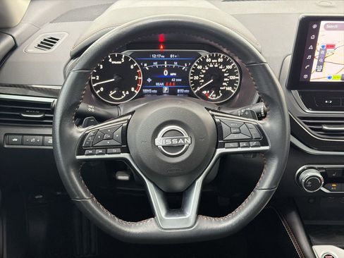 Used 2024 Nissan Altima 2.5 SR w/ SR Premium Package image 16