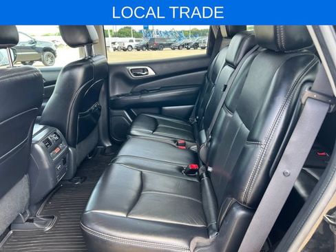 Used 2017 Nissan Pathfinder Platinum AWD/4WD image 16