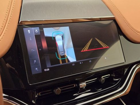 New 2025 Aston Martin DBX 707 image 36