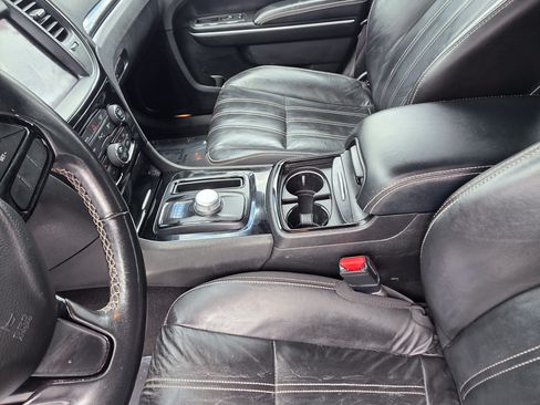 Certified 2022 Chrysler 300 S RWD image 14