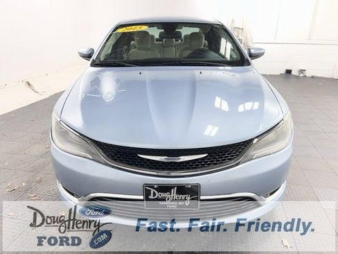 Used 2015 Chrysler 200 Limited image 2