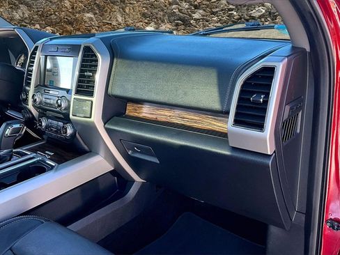 Used 2018 Ford F150 Lariat w/ Equipment Group 502A Luxury image 15