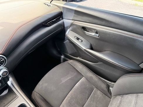 Used 2024 Nissan Sentra SR FWD image 36