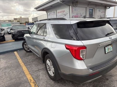 Used 2023 Ford Explorer XLT w/ Equipment Group 202A image 6