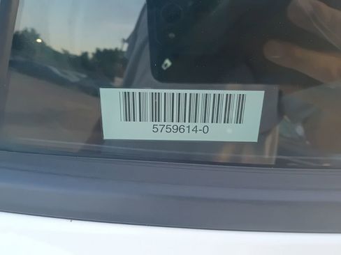 Used 2025 Hyundai Venue SEL FWD image 9