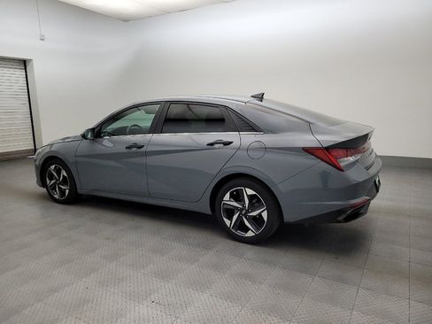 Used 2021 Hyundai Elantra Limited w/ Preferred Accessory Package FWD image 3