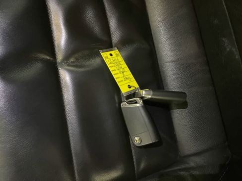 Used 2016 Volkswagen Golf R 4-Door image 25