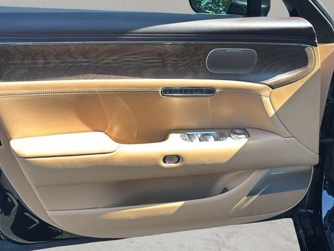 Used 2024 Genesis G90 3.5T AWD/4WD image 11