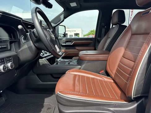 Used 2025 GMC Sierra 2500 Denali Ultimate w/ Max Trailering Package AWD/4WD image 11