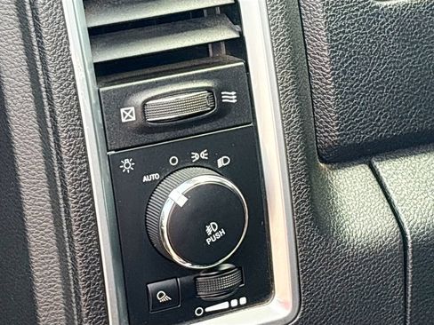 Used 2017 RAM 1500 Limited AWD/4WD image 10