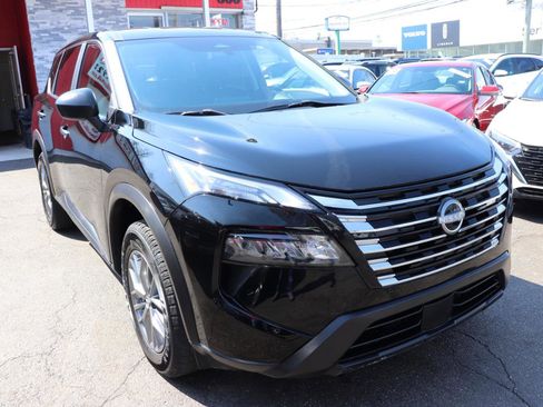 Used 2024 Nissan Rogue S image 7