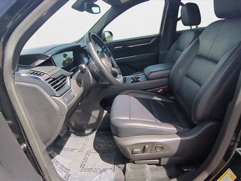 Used 2024 GMC Acadia Elevation image 16