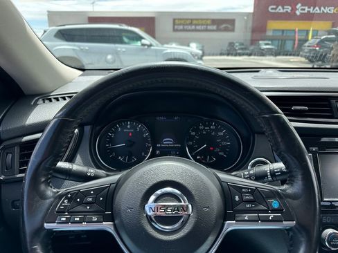 Used 2018 Nissan Rogue SL w/ Premium Package FWD image 16
