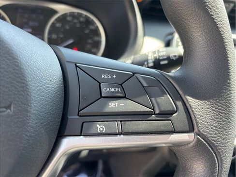 Used 2022 Nissan Kicks S FWD image 23
