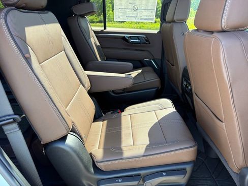 New 2026 Chevrolet Tahoe High Country w/ LPO, Illumination Package AWD/4WD image 46