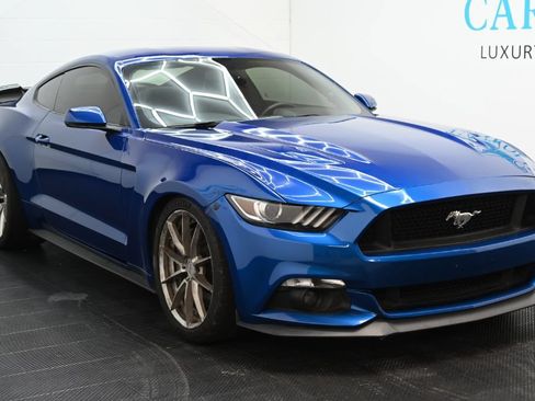 Used 2017 Ford Mustang GT Premium w/ GT Performance Package RWD image 2