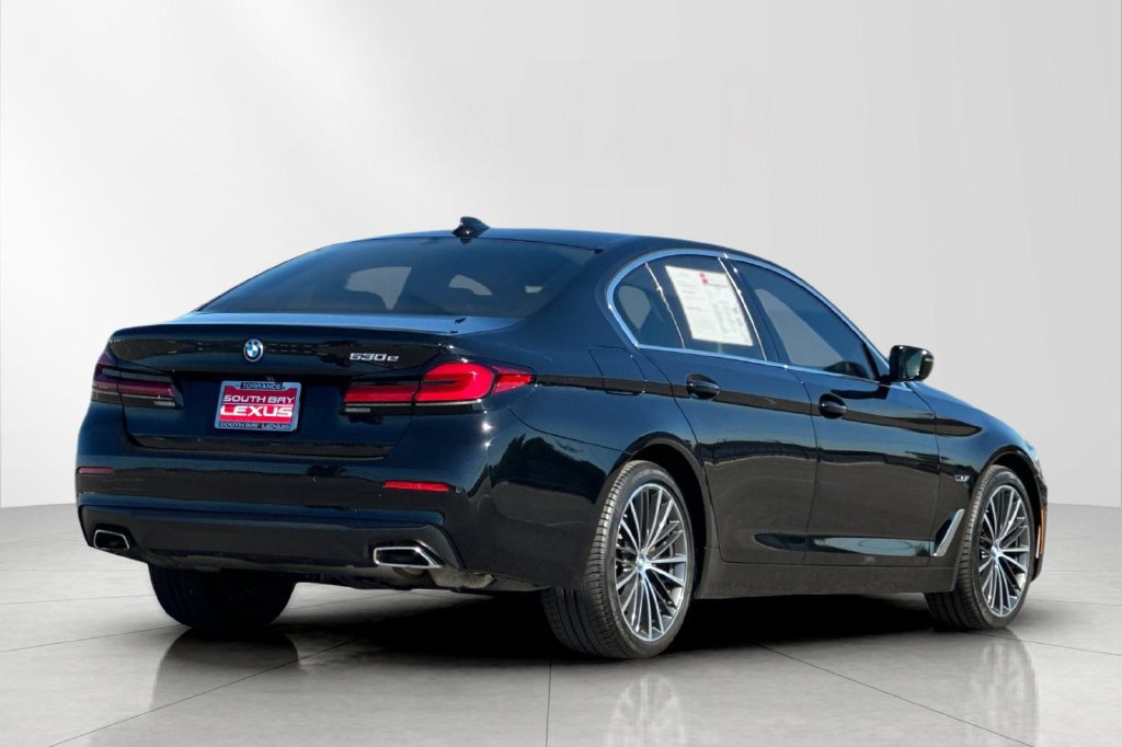 Used 2023 BMW 530e w/ Executive Package RWD image 6