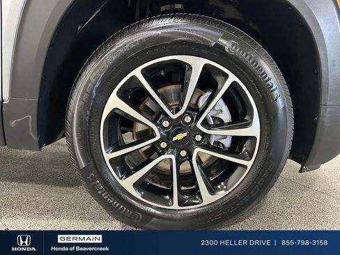 Used 2025 Chevrolet TrailBlazer LT AWD/4WD image 29