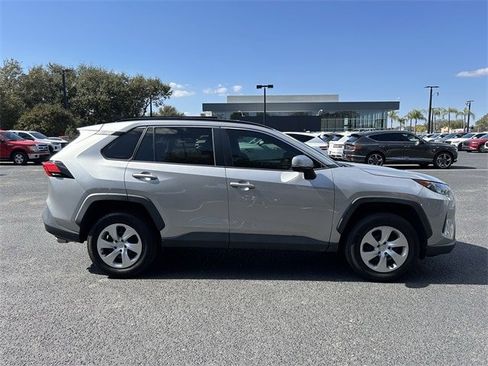 Used 2020 Toyota RAV4 LE image 4