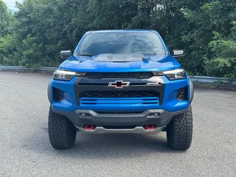 Used 2024 Chevrolet Colorado ZR2 w/ ZR2 Convenience Package III AWD/4WD image 2