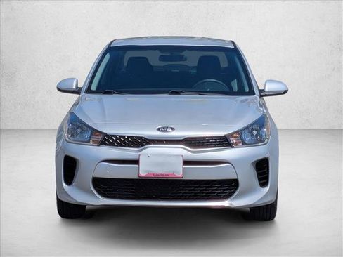 Used 2018 Kia Rio S image 2