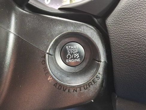 Used 2021 Jeep Renegade Latitude AWD/4WD image 23