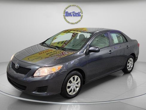 Used 2009 Toyota Corolla LE FWD image 2
